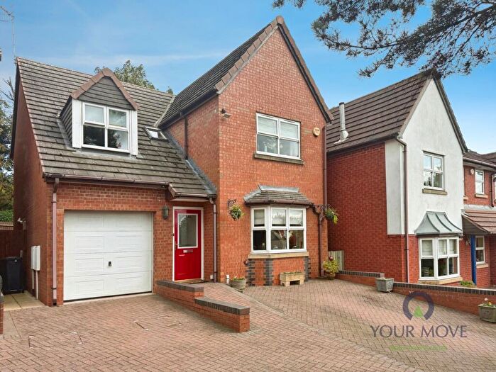 4 Bedroom Detached House For Sale In Kingsoak Gardens, Dudley, West Midlands, DY2