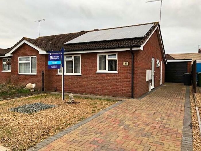 2 Bedroom Bungalow To Rent In Harlton Close, Stanground, PE2