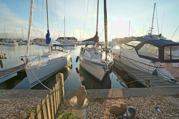 Garage / Parking To Rent In Mooring, Newlyn Way, T59