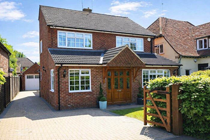 4 Bedroom Detached House To Rent In Tilthams Green, Godalming, GU7