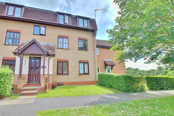 2 Bedroom Flat To Rent In Dart Close, St. Ives, PE27