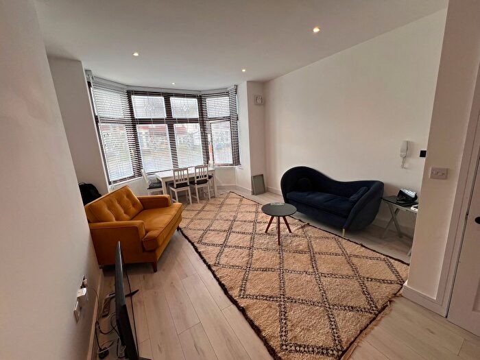 1 Bedroom Flat To Rent In Seagry Road, London, E11
