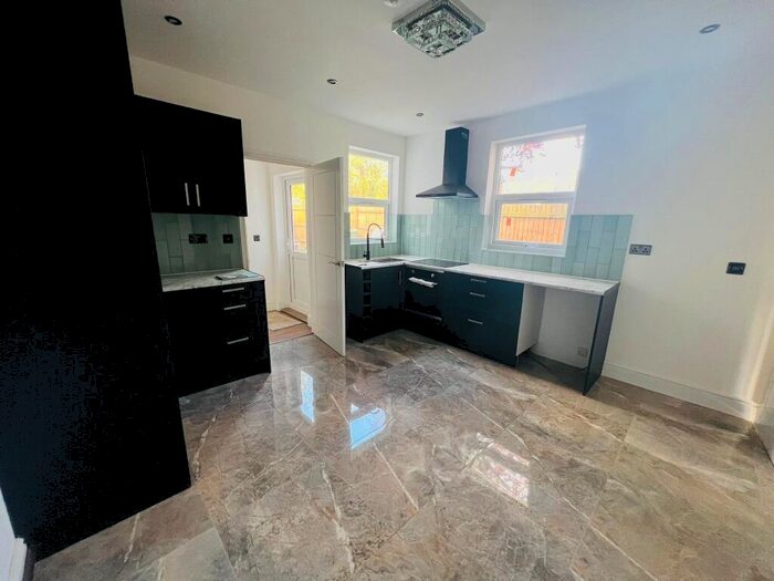 4 Bedroom House To Rent In Huntly Grove, Peterborough, PE1