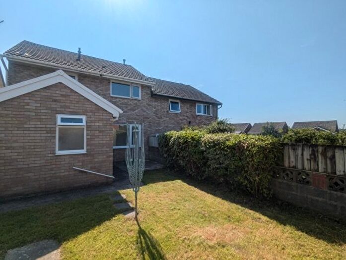 3 Bedroom Semi-Detached House To Rent In Vaughan Place, Loughor, SA4
