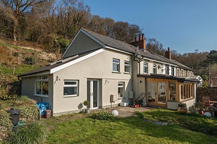 3 Bedroom End Of Terrace House For Sale In Yellow Row, Pontypool, NP4