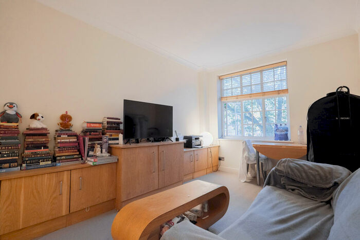 1 Bedroom Flat To Rent In Drayton Gardens, Chelsea, London, SW10