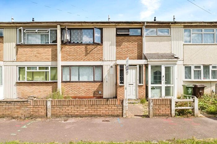 3 Bedroom Terraced House For Sale In Bell Farm Avenue, Dagenham, London, RM10