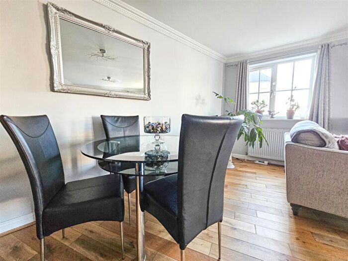 1 Bedroom Flat For Sale In Long Beach View, Eastbourne, BN23
