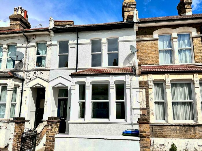 3 Bedroom Terraced House To Rent In Heavitree Road, Plumstead, London, SE18
