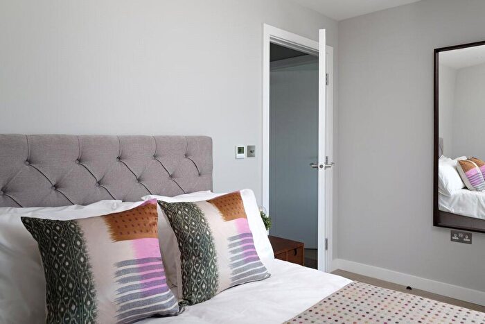 2 Bedroom Apartment To Rent In Churchyard Row, SE11