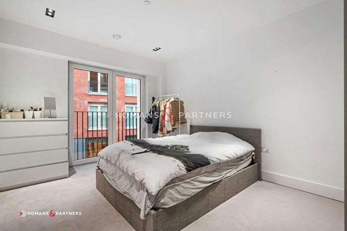 1 Bedroom Flat For Sale In Keybridge Tower, Nine Elms, SW8