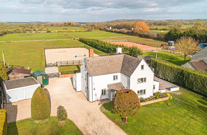 5 Bedroom Equestrian Facility For Sale In Old Sodom Lane, Dauntsey, SN15