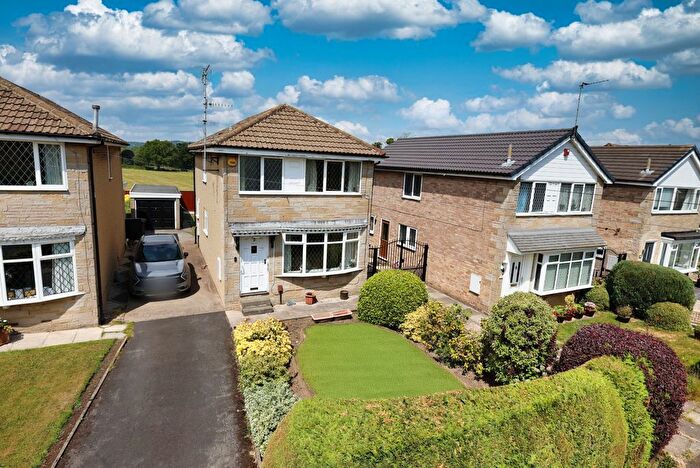 4 Bedroom Detached House For Sale In Kirklees Rise, Farsley, Pudsey, West Yorkshire, LS28