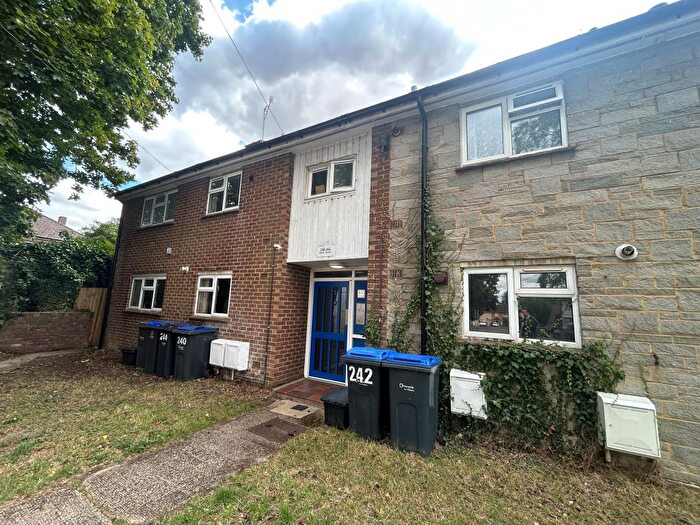 1 Bedroom Flat For Sale In Essex Square, Salisbury, SP2