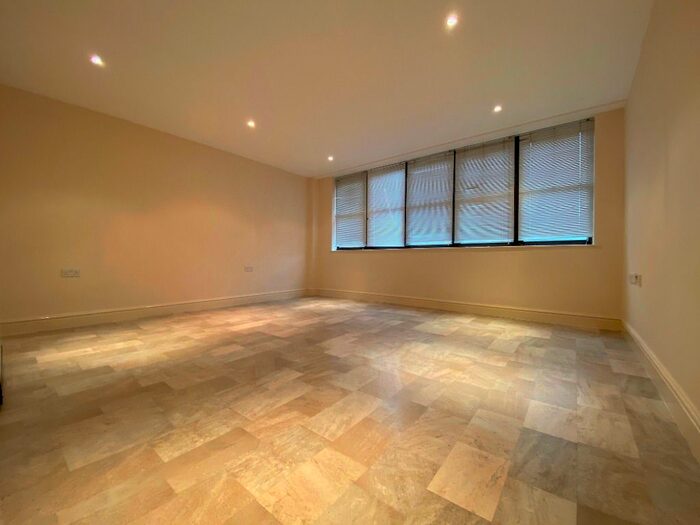 1 Bedroom Studio To Rent In Commercial Road, Swindon, SN1