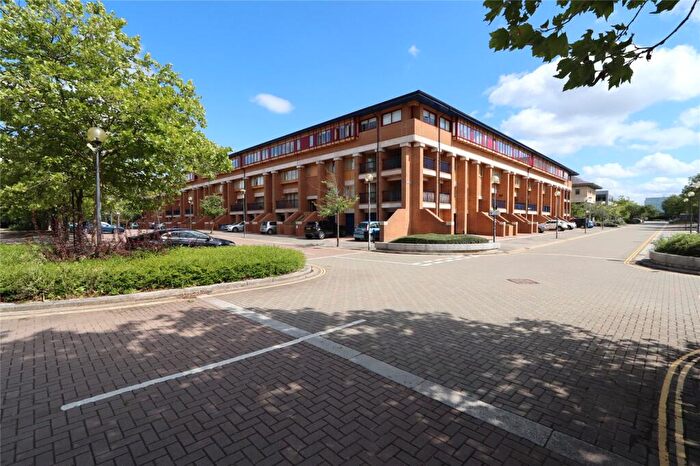 1 Bedroom Apartment For Sale In North Row, Milton Keynes, MK9