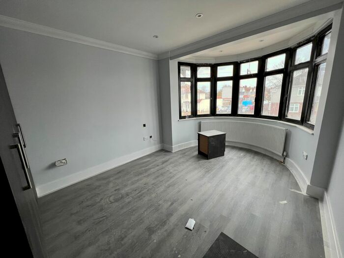 2 Bedroom Maisonette To Rent In First Floor Kenton Lane, Harrow, HA3