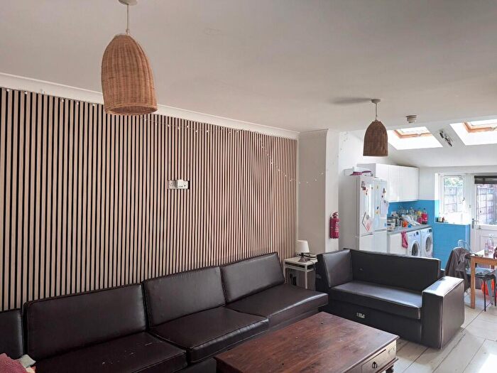 8 Bedroom Semi-Detached House To Rent In Brentbridge Road, Manchester, Greater Manchester, M14