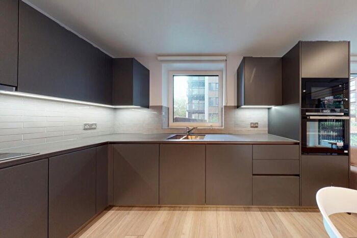 3 Bedroom Apartment To Rent In Park Central East, SE17