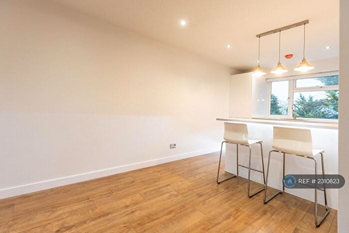 1 Bedroom Flat To Rent In Everest Road, High Wycombe, HP13