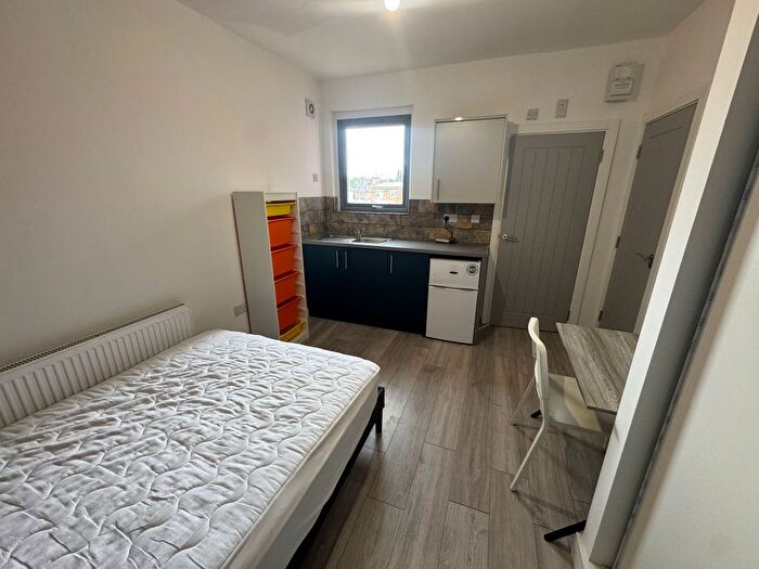 Studio To Rent In Avondale Road, Luton, Bedfordshire, LU1