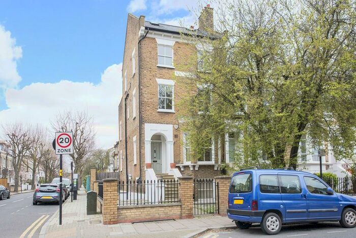 3 Bedroom Flat To Rent In Dulwich Road, Herne Hill, London, SE24