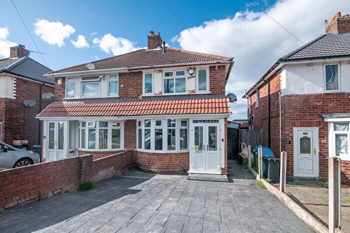 2 Bedroom Semi Detached House For Sale In Elm Terrace, Oldbury, B69