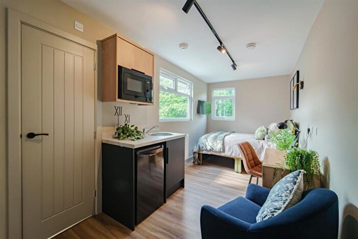 6 Bedroom Terraced House To Rent In Heeley Road, Birmingham, B29