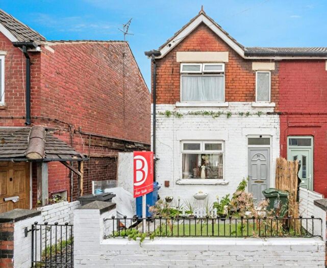 2 Bedroom End Of Terrace House For Sale In Staveley Street, Doncaster, South Yorkshire, DN12