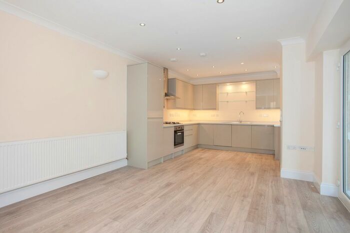 2 Bedroom Semi-Detached House To Rent In Philip Lane, London, N15