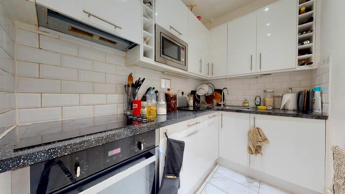 3 Bedroom Flat To Rent In Lexham Gardens, Kensington, W8