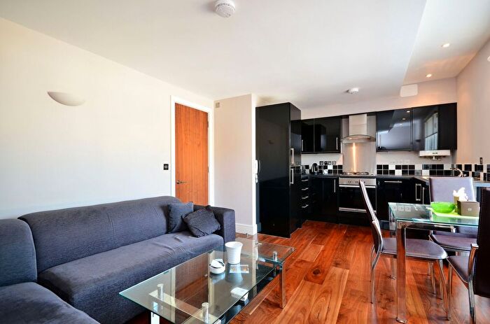 1 Bedroom Flat To Rent In Chiswick High Road, Chiswick, London, W4