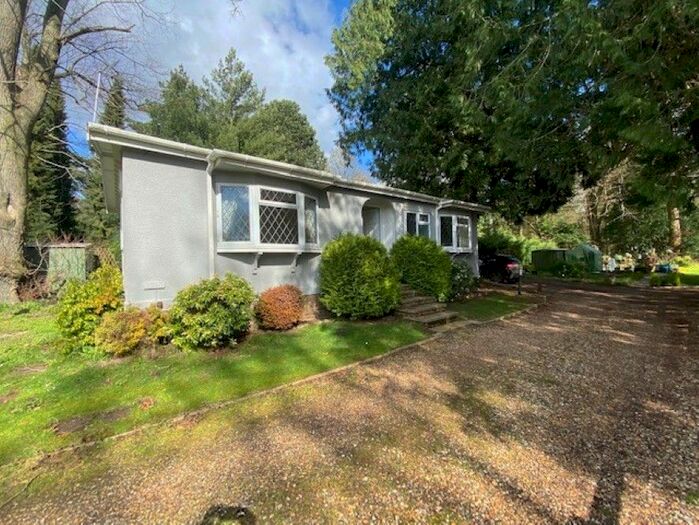 2 Bedroom Park Home For Sale In Lynford Hall Park, Lynford, Thetford, Norfolk, IP26