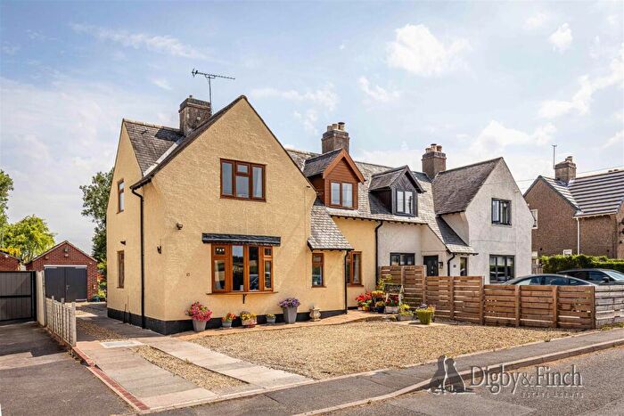 4 Bedroom Semi Detached House For Sale In Saxondale Drive, Radcliffe-On-Trent, Nottingham, NG12