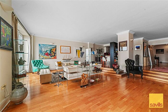 2 Bedroom Flat For Sale In Keepier Wharf, Narrow Street, Limehouse, London, E14