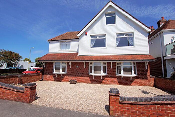 5 Bedroom Detached House For Sale In Portsmouth Road, Lee-on-the-Solent, PO13