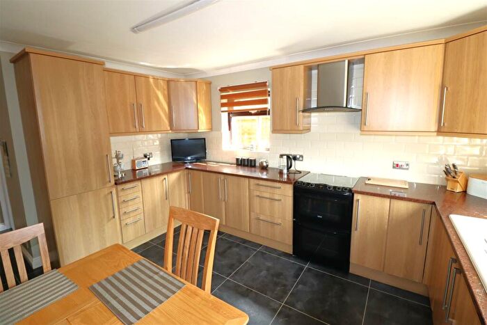 5 Bedroom Detached House For Sale In Maidstone Road, Rainham, ME8