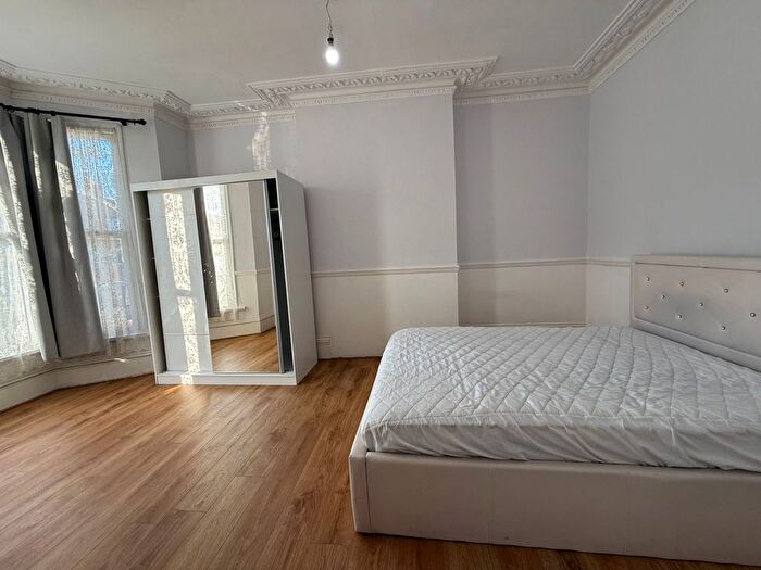 1 Bedroom Studio To Rent In Ilford, IG1