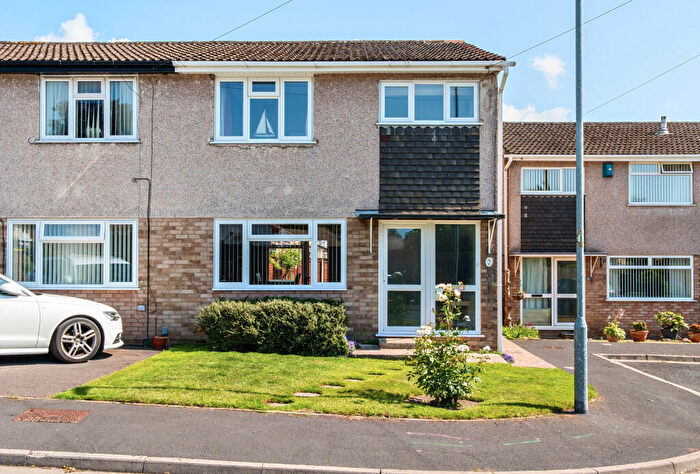 3 Bedroom Semi Detached House For Sale In Hunters Close, Hanham, Bristol, Gloucestershire, BS15