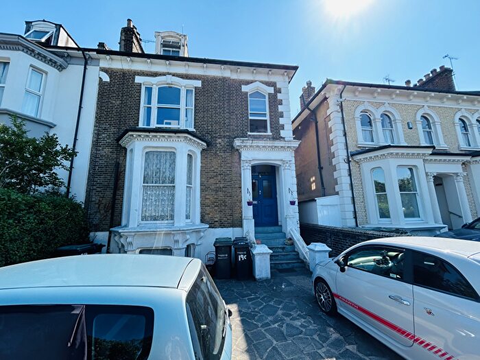 2 Bedroom Maisonette To Rent In Overcliffe, Gravesend, DA11