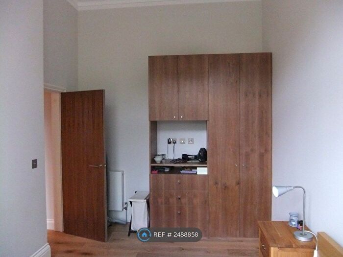 1 Bedroom Flat To Rent In Highbury New Park, London, N5