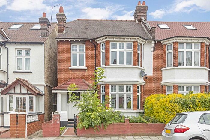 5 Bedroom Property To Rent In Cricklade Avenue, Streatham Hill, SW2