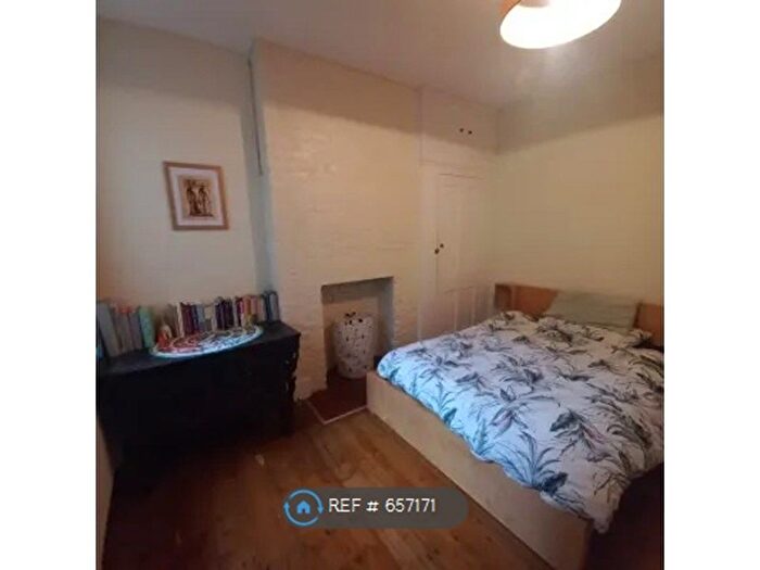 1 Bedroom Flat To Rent In Peacock Street, London, SE17