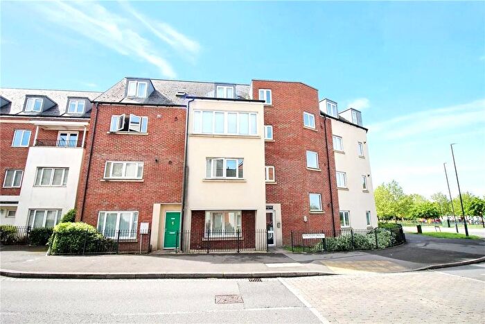 1 Bedroom Flat For Sale In Kingston House, Millgrove Street, Redhouse, SN25