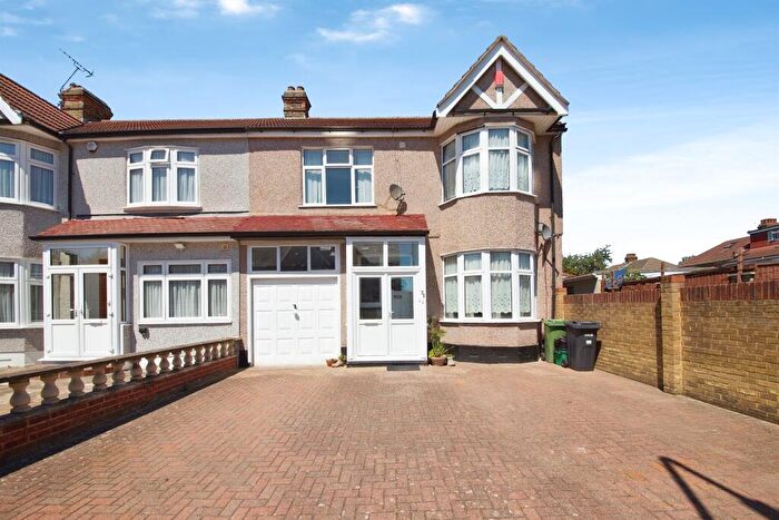 5 Bedroom End Of Terrace House For Sale In Kilmartin Road, Ilford, IG3