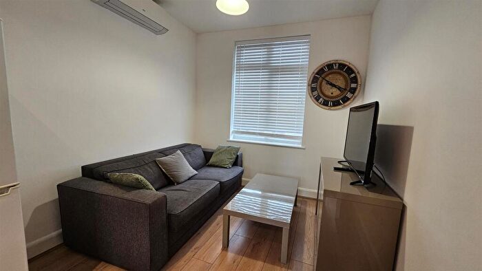 2 Bedroom Flat To Rent In Flat, Arbury View, Arbury Road, Cambridge, CB4