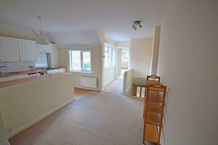 1 Bedroom Flat To Rent In Headley Road, Grayshott, Hindhead, GU26