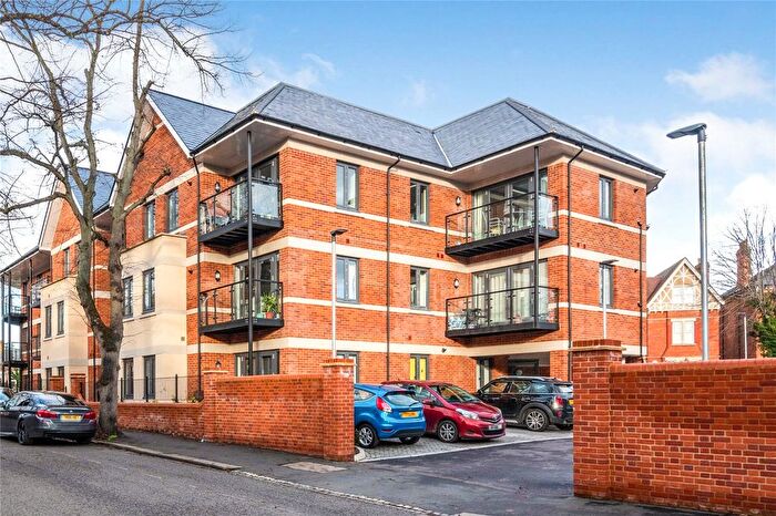 2 Bedroom Flat For Sale In Linden Road, Bedford, Bedfordshire, MK40