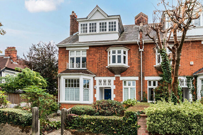 3 Bedroom Flat For Sale In Ingleside Grove, Blackheath, London, SE3