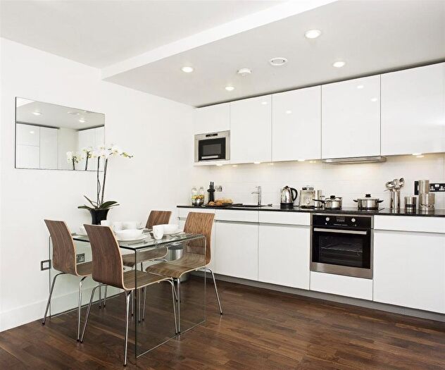 2 Bedroom Flat To Rent In Weymouth Street, Marylebone, W1W